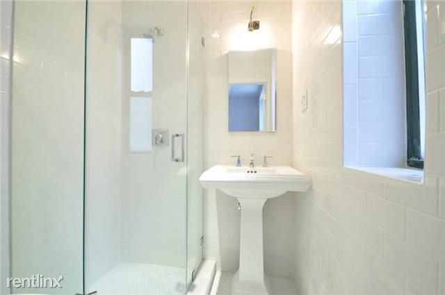 Foto del edificio - 3 br, 2 bath Apartment - 222 E 70th St