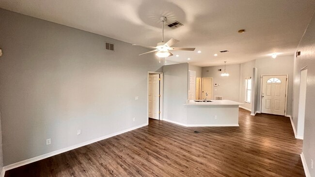 Building Photo - Charming 3-Bed, 2-Bath Home in Orlando