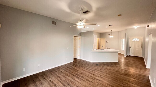 Foto del edificio - Charming 3-Bed, 2-Bath Home in Orlando