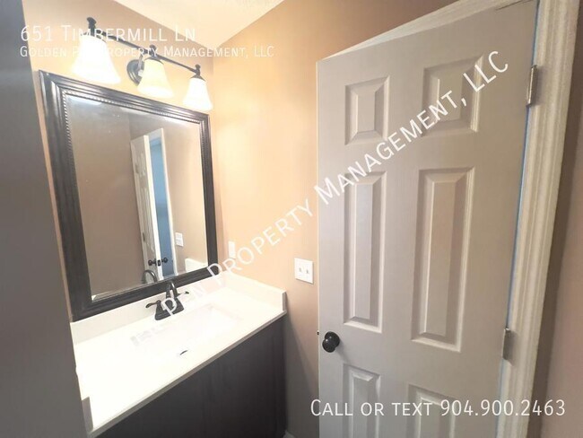 Foto del edificio - 651 Timbermill Ln