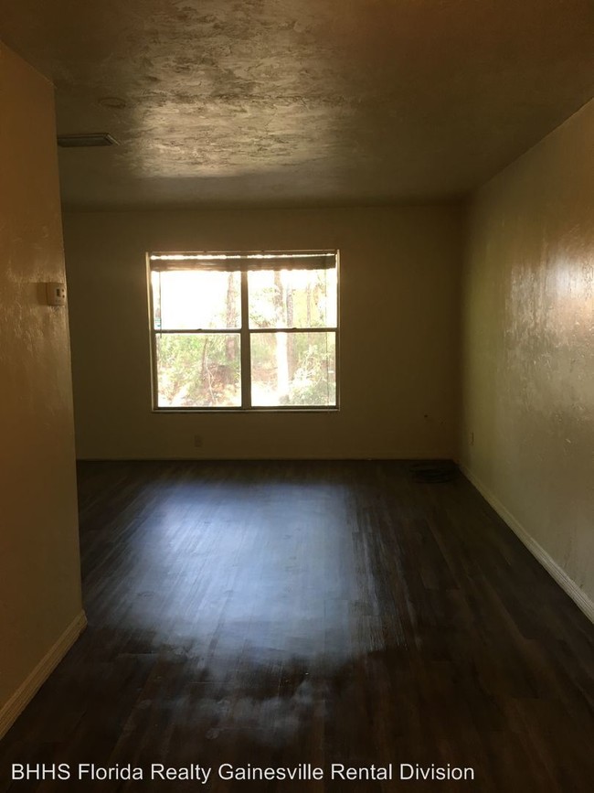 Foto del edificio - 5813 NW 23rd Terrace