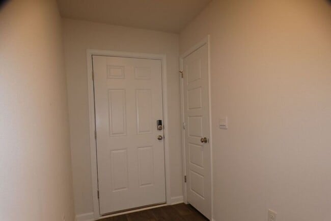 Building Photo - 5970 Smarty Jones Wy