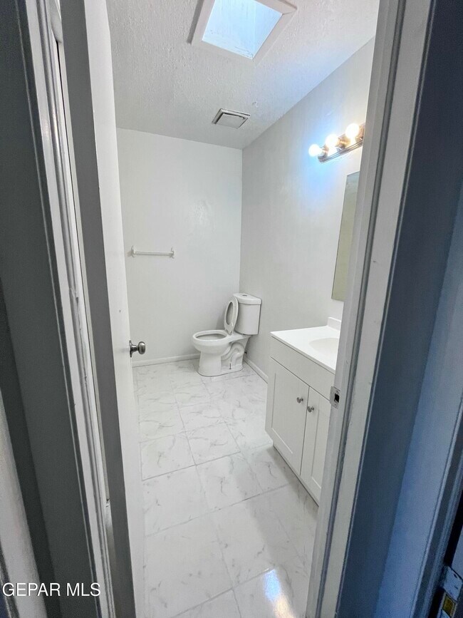 Foto del edificio - 10418 Ashwood Dr