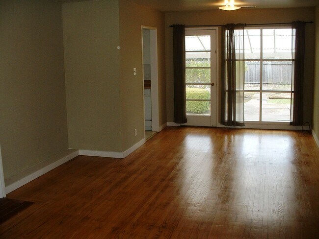 Building Photo - 204 El Prado Ave