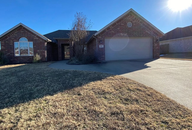 Foto del edificio - 320 Beasley Dr