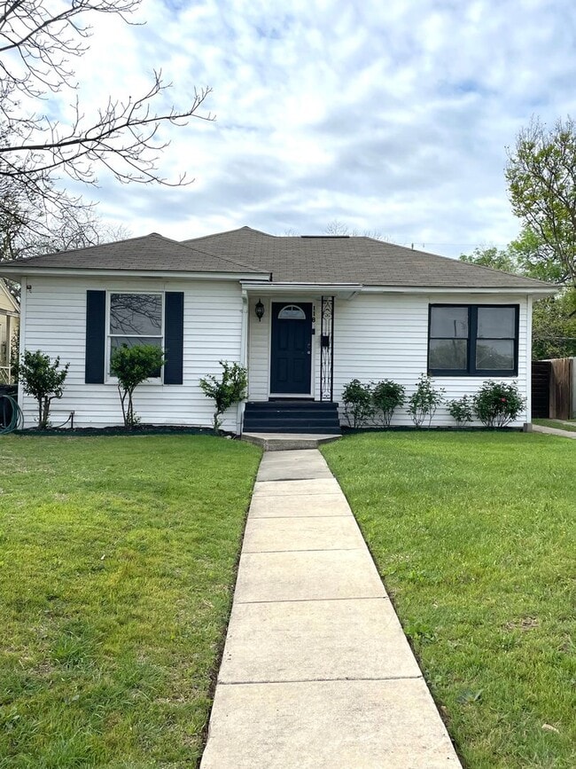 Charming Olmos Park Terrace Rental - Charming Olmos Park Terrace Rental House