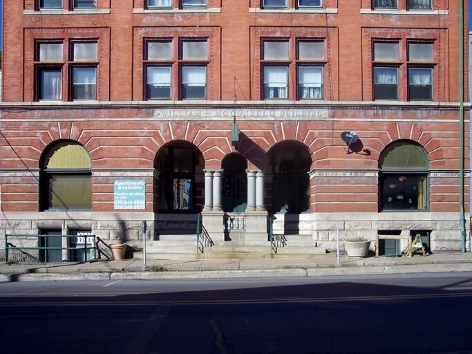 Building Photo - 405 E Sunbury St