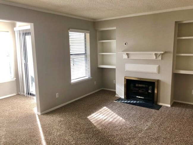 Building Photo - 120-301 Albemarle 1br & 1ba