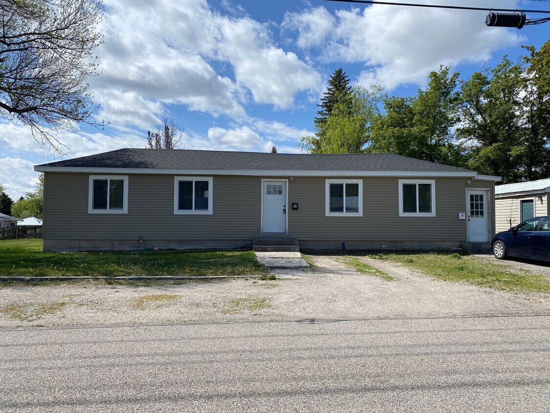 Primary Photo - 437 W. Crowley St.