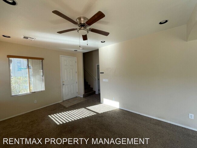 Building Photo - 4 br, 2.5 bath House - 7452 CLARITA CAVERN ST
