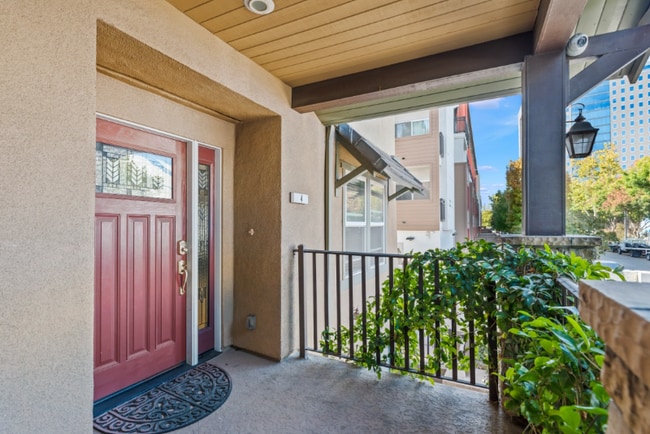 Photo - 108 Balbach St Townhome
