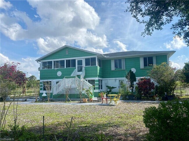 Building Photo - 3270 56th Ave NE