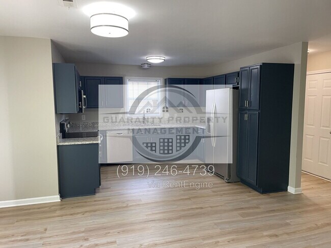 Foto del edificio - 3520 Tuckland Dr