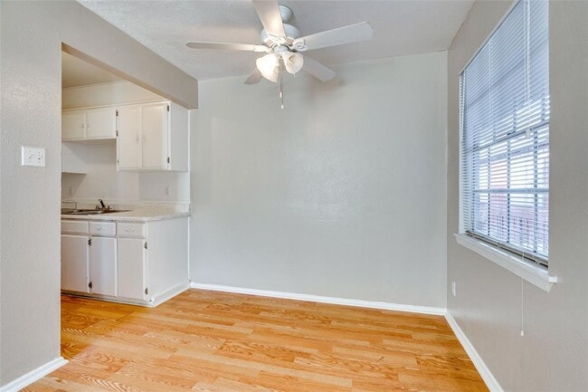 Foto del edificio - 307 E 31st St