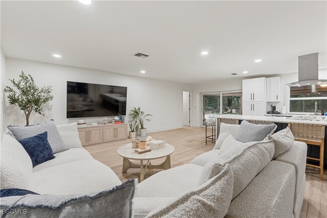 Foto del edificio - 2412 La Salle Ave