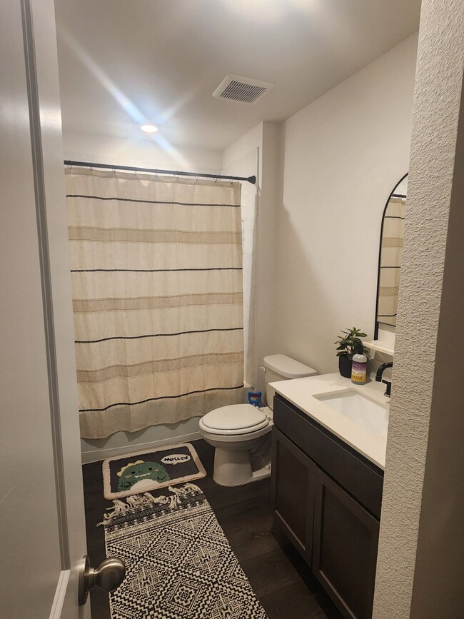 Building Photo - 3055 Stradford Way