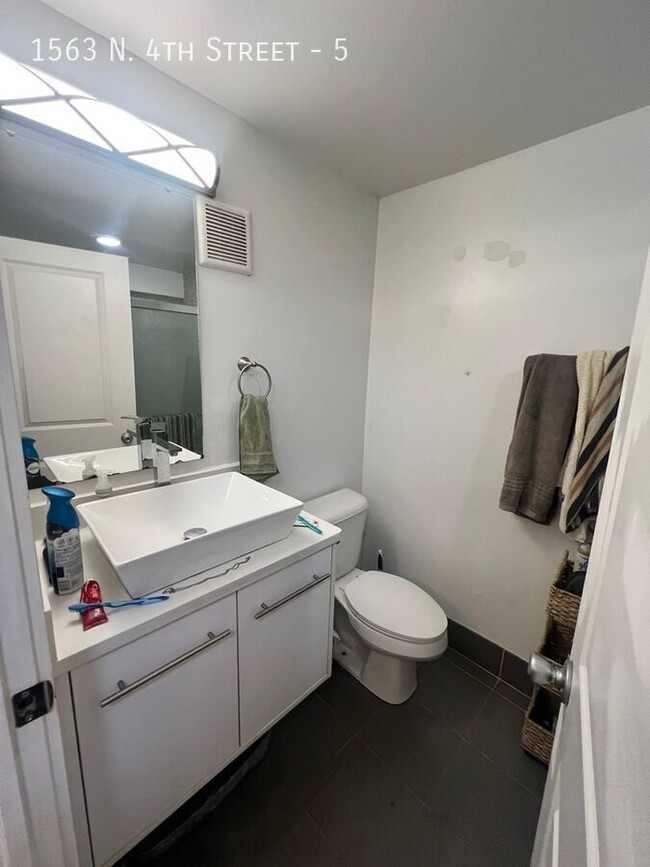 Foto del edificio - 1563 N 4th St