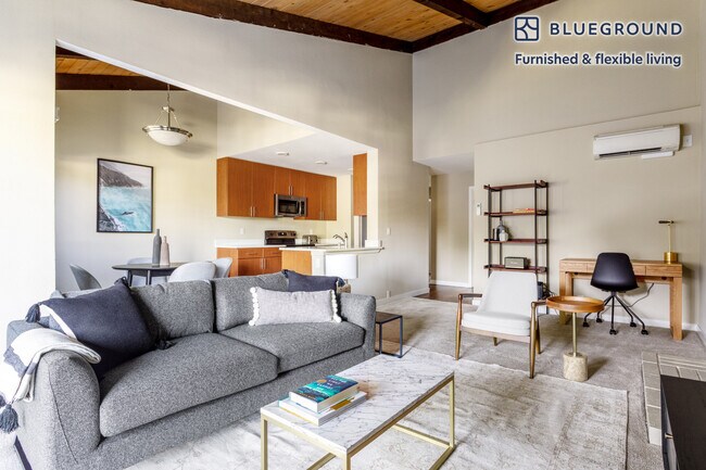 Building Photo - 241 Arriba Dr