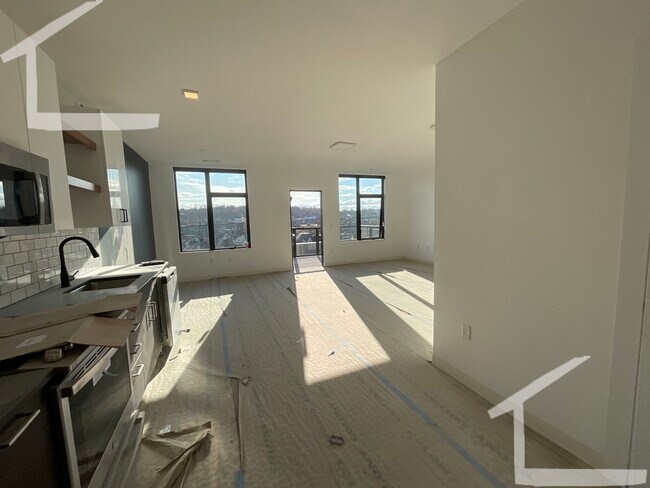Building Photo - 89 Brighton Ave