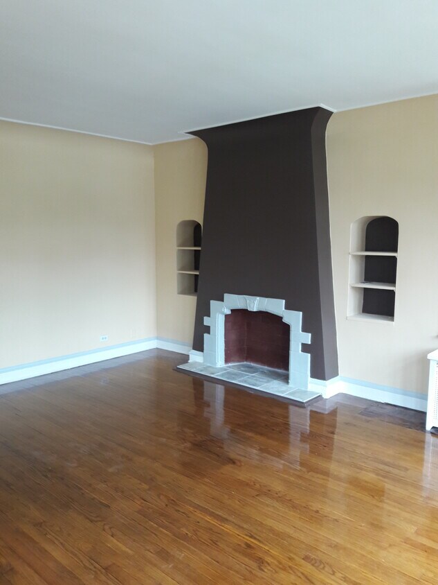 Primary Photo - 7944 S Wolcott Ave