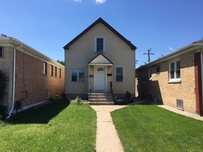 Building Photo - 7535 W Foster Ave