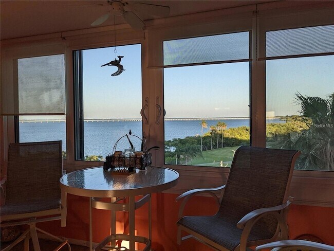 Foto del edificio - 2616 Cove Cay Drive Unit 703