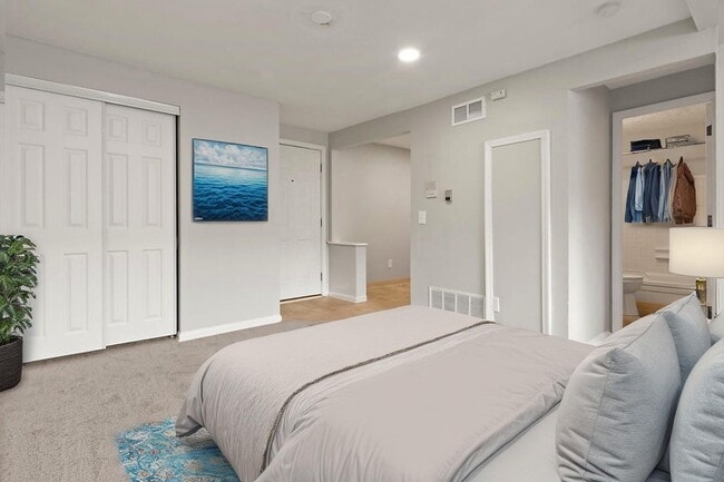 Building Photo - Coves at Columbus on Mayfield Place