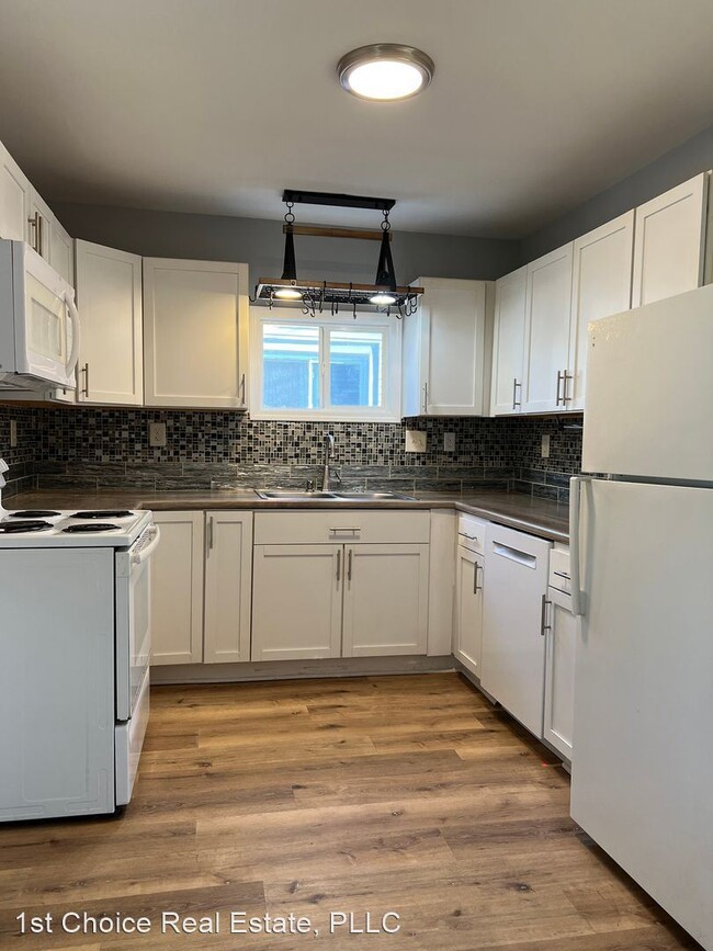 Building Photo - 1 br, 1 bath House - 1215 Lake Lansing Rd