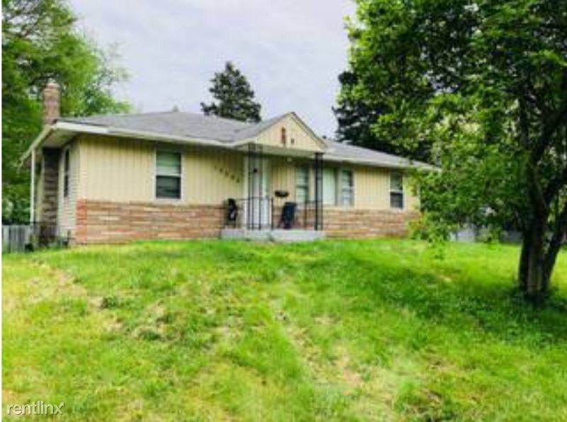 Primary Photo - 3 br, 1 bath House - 10200 royal dr