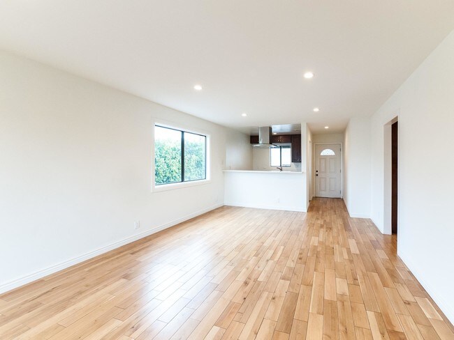 Foto del edificio - 2 bedroom in Granada Hills CA 91344