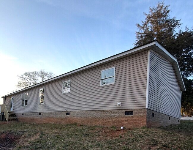 Foto del edificio - 796 Breazeale Rd