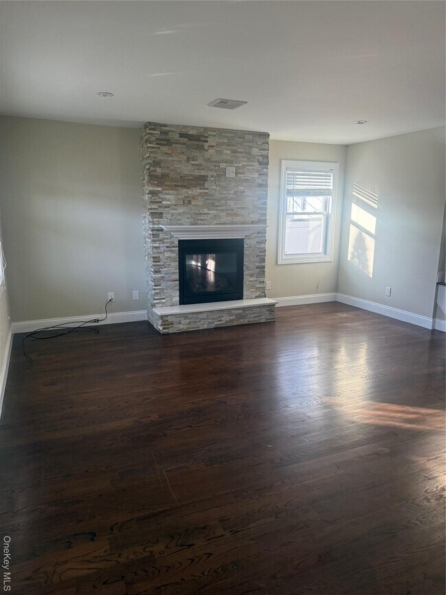 Foto del edificio - 75 Lenox Ave