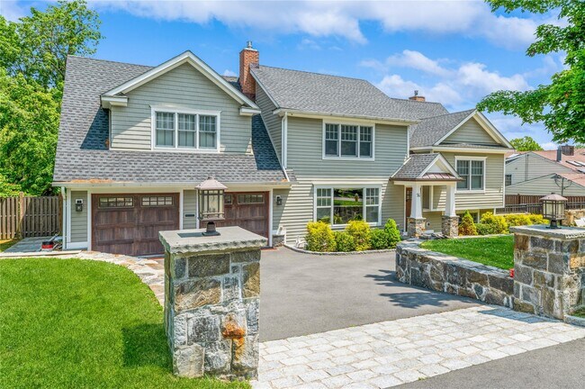 Foto del edificio - 14 Harvard Ln