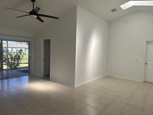Foto del edificio - 1751 SW Southworth Terrace
