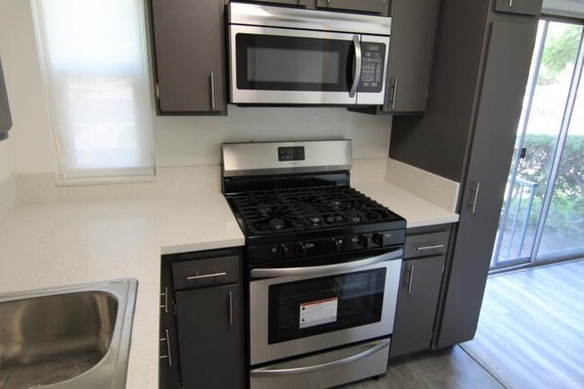Foto del edificio - 2 bedroom in Sylmar CA 91342
