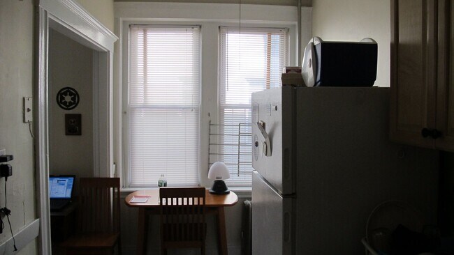 Foto del edificio - 1 Bed-Available Now