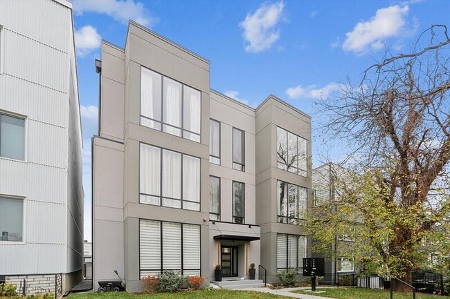 Photo - 517 Montana Ave NE Apartment