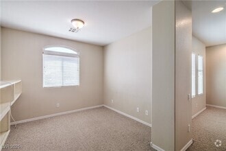 Building Photo - 2464 Sturrock Dr