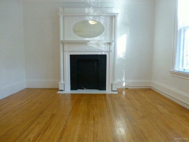 Building Photo - 838 14th St