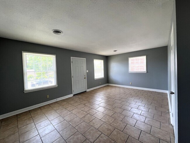Foto del edificio - Home for Rent in Montgomery