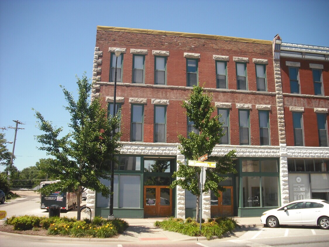 315 W Commercial St, Springfield, MO 65803 Apartments Springfield, MO