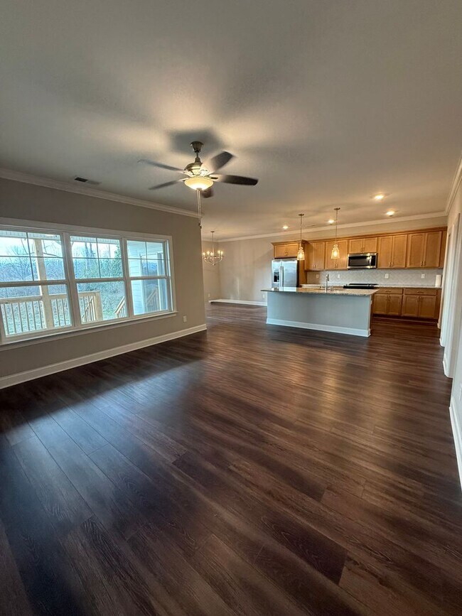 Foto del edificio - For Lease – Spacious Townhome in Hixson