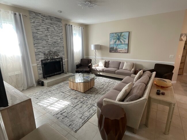 Building Photo - 1086 Hoover Cir