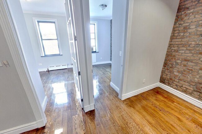 Building Photo - 230 E 32nd St