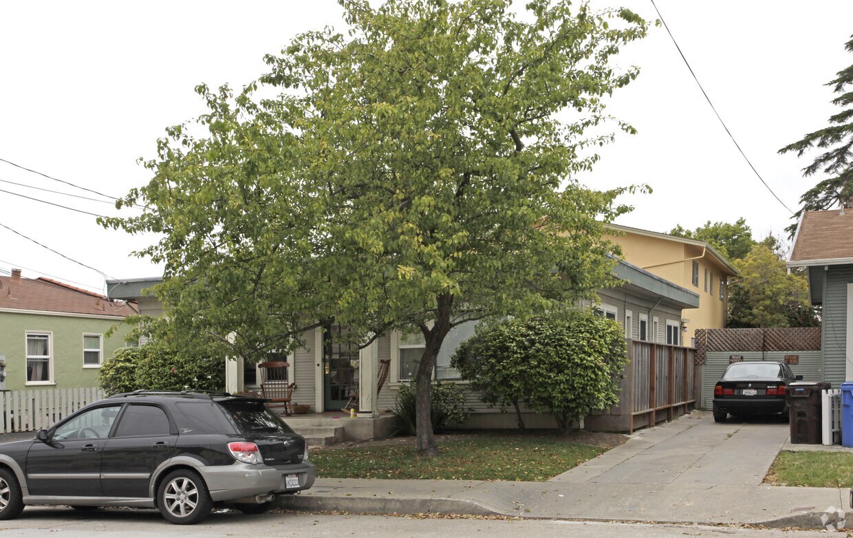 Building Photo - 137 Clay St