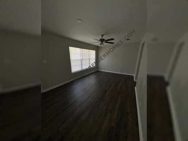 Foto del edificio - 1505 Carolyn St