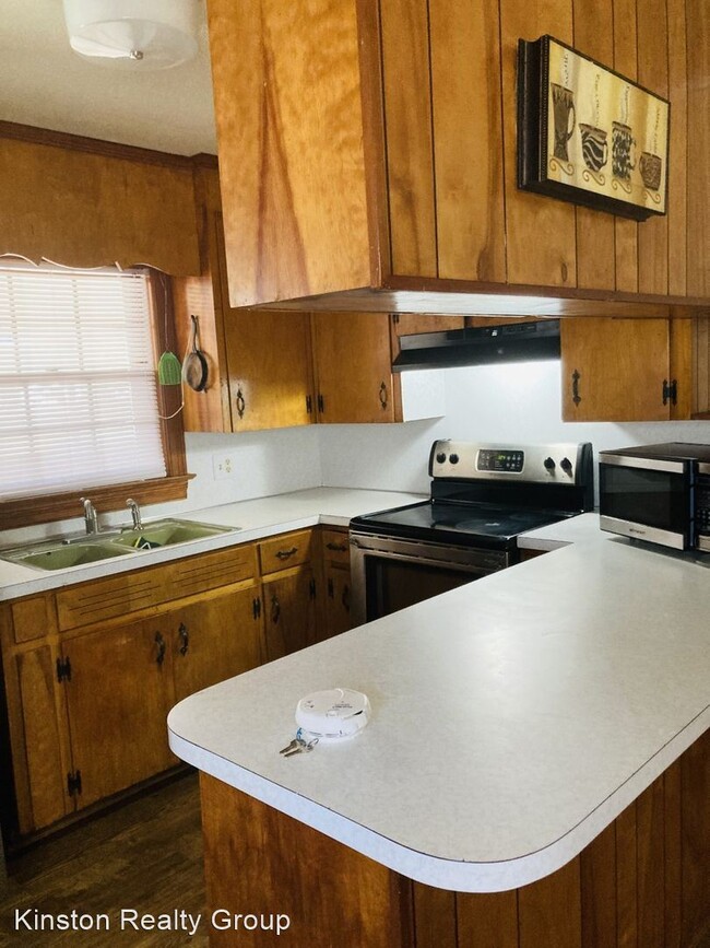 Building Photo - 3 br, 2 bath House - 1106 Brentwood Dr.