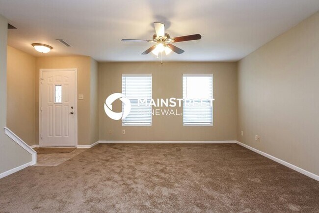 Building Photo - 3 Bedroom Pet-Friendly Home in Indianapolis, IN with Main Street Renewal