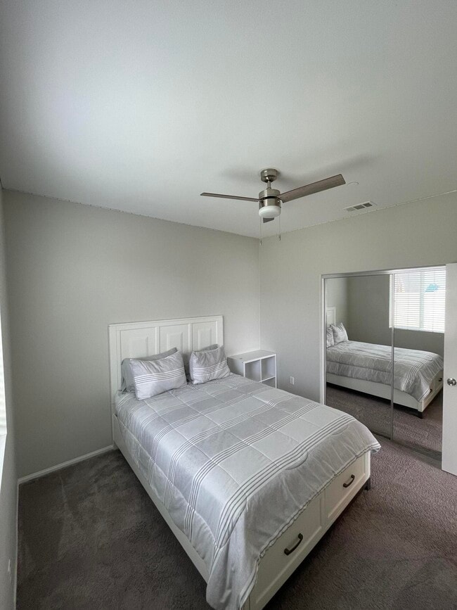 Foto del edificio - 82798 Longfellow Ct