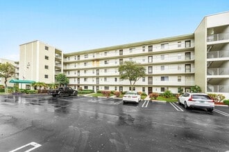 Building Photo - 2230 N Cypress Bend Dr